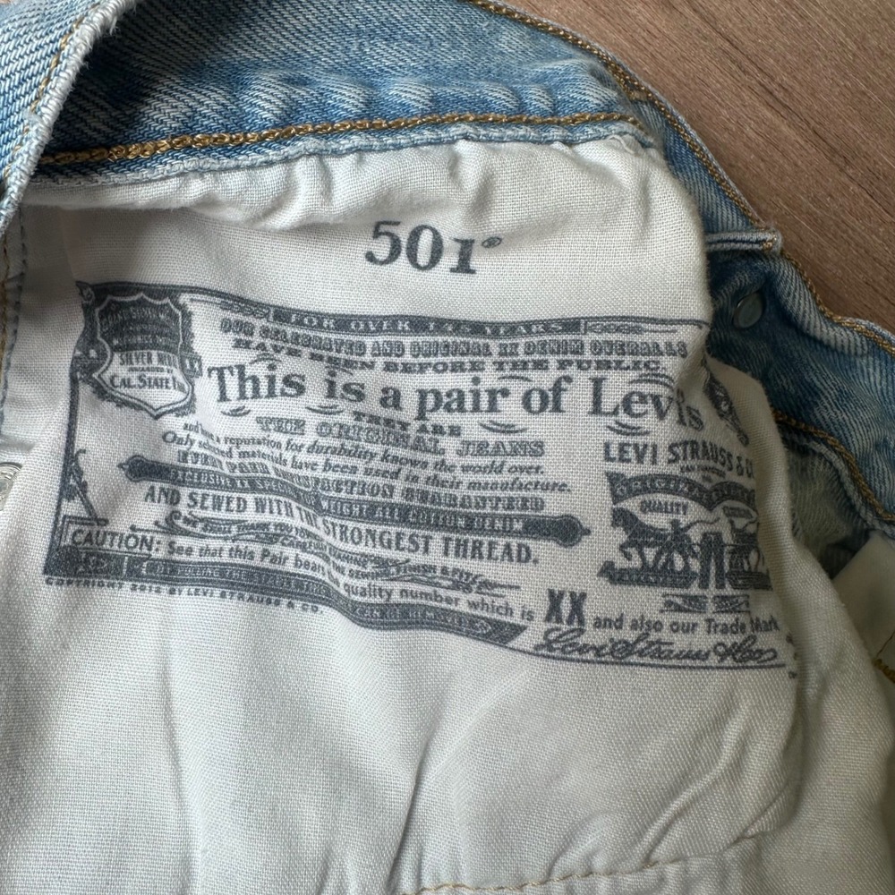 Levis 501 Womens High Rise Button Fly Light Wash Denim Cut Off Shorts Size 29 - Picture 7 of 13